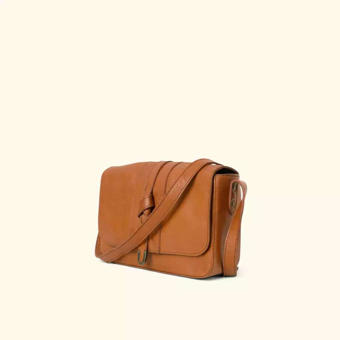 Buffalo Jackson Trading Co. Chelsea Leather Crossbody Purse | Honey Brown 4 Buffalo Jackson Trading Co. Chelsea Leather Crossbody Purse | Honey Brown