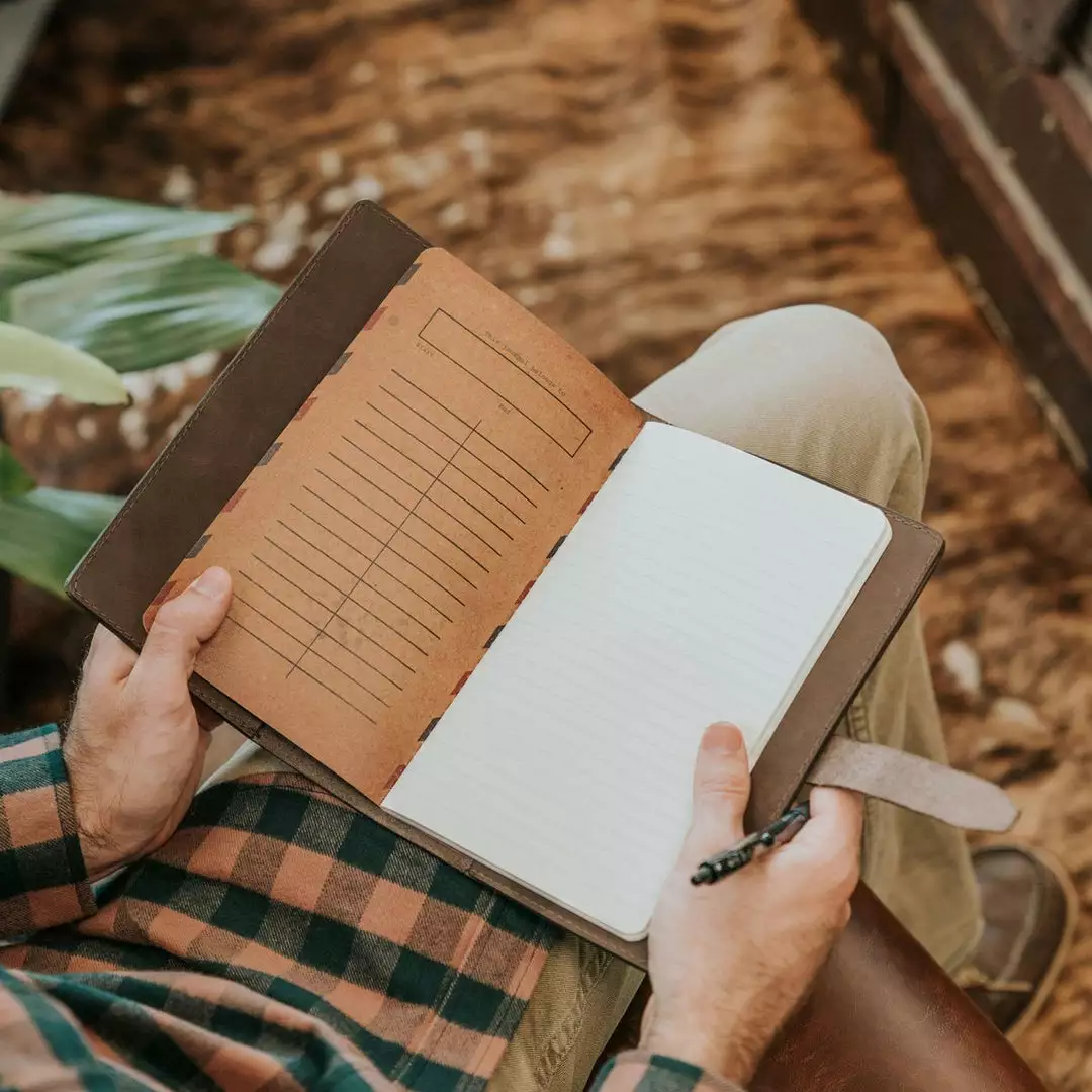 Buffalo Jackson Trading Co. Denver Leather Journal Cover - Large | Dark Briar 8 Buffalo Jackson Trading Co. Denver Leather Journal Cover - Large | Dark Briar
