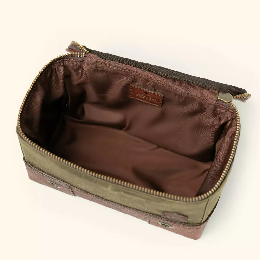 Buffalo Jackson Trading Co. Dakota Trap Shooting Bag | Waxed Canvas And Leather 6 Buffalo Jackson Trading Co. Dakota Trap Shooting Bag | Waxed Canvas And Leather