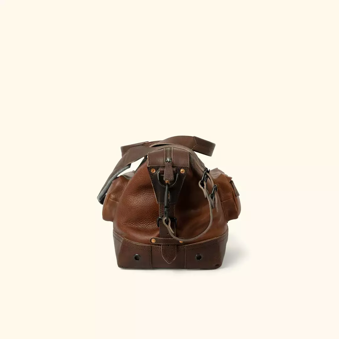 Buffalo Jackson Trading Co. Dakota Leather Weekend Bag | Chestnut Brown W/ Dark Hazelnut 6 Buffalo Jackson Trading Co. Dakota Leather Weekend Bag | Chestnut Brown W/ Dark Hazelnut