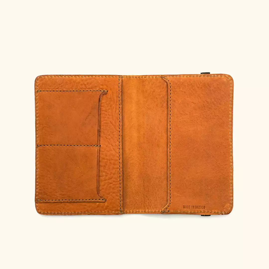 Buffalo Jackson Trading Co. Dakota Leather Passport Wallet & Field Notes Cover | Saddle Tan