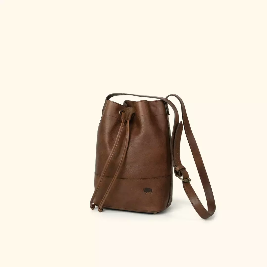Buffalo Jackson Trading Co. Madison Leather Bucket Bag | Dark Hazelnut 4 Buffalo Jackson Trading Co. Madison Leather Bucket Bag | Dark Hazelnut