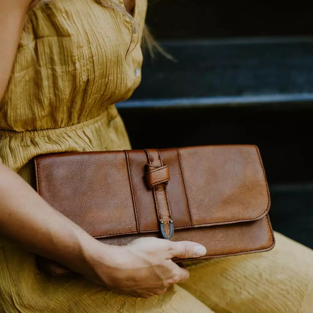 Buffalo Jackson Trading Co. Chelsea Leather Clutch | Honey Brown 10 Buffalo Jackson Trading Co. Chelsea Leather Clutch | Honey Brown