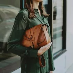 Buffalo Jackson Trading Co. Chelsea Leather Crossbody Purse | Honey Brown 24 Buffalo Jackson Trading Co. Chelsea Leather Crossbody Purse | Honey Brown