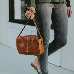 Buffalo Jackson Trading Co. Chelsea Leather Crossbody Purse | Honey Brown 25 Buffalo Jackson Trading Co. Chelsea Leather Crossbody Purse | Honey Brown