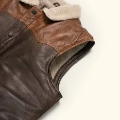 Buffalo Jackson Trading Co. Leather Jackets Jackson Leather Sherpa Vest | Tan & Brown 19 Buffalo Jackson Trading Co. Leather Jackets Jackson Leather Sherpa Vest | Tan & Brown