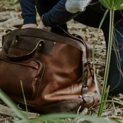 Buffalo Jackson Trading Co. Dakota Leather Oversized Travel Bag | Chestnut Brown W/ Dark Hazelnut Leather Duffle Bags
