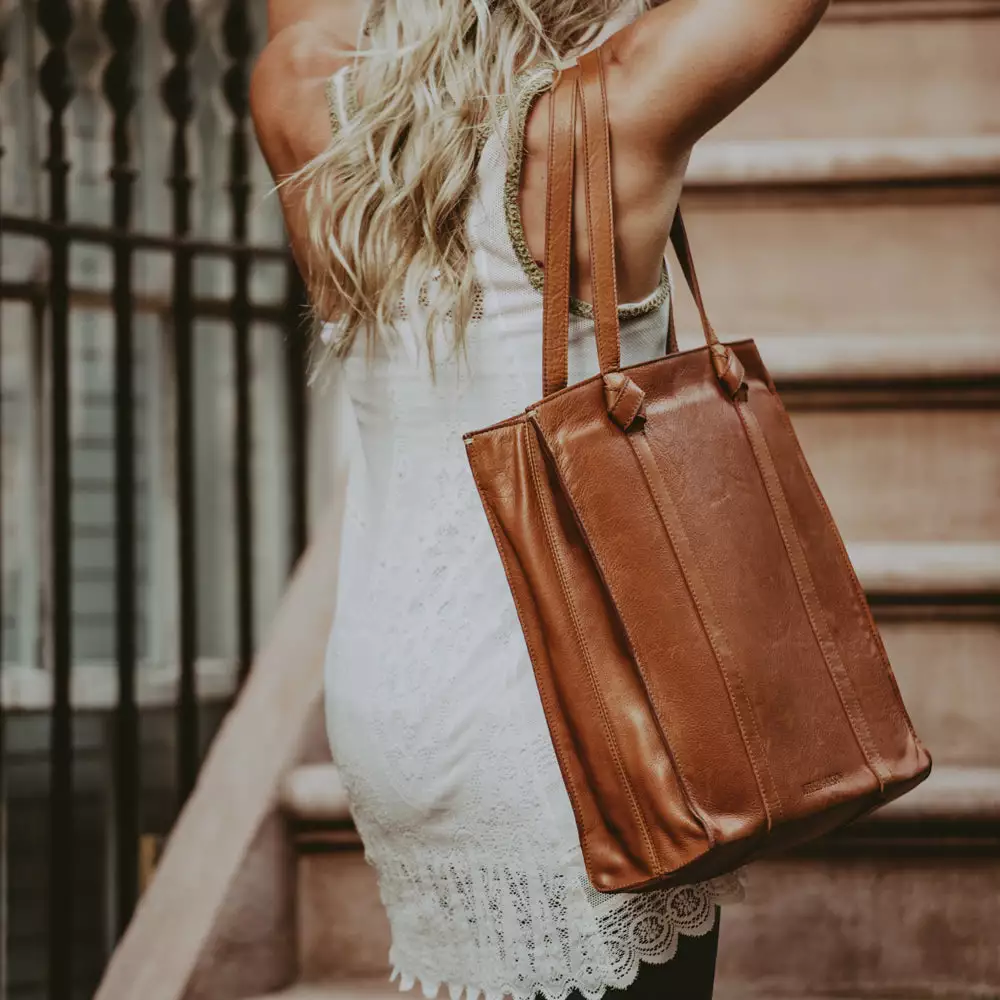 Buffalo Jackson Trading Co. Chelsea Leather Tote Bag | Honey Brown 13 Buffalo Jackson Trading Co. Chelsea Leather Tote Bag | Honey Brown