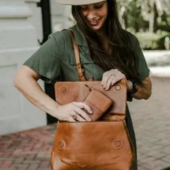 Buffalo Jackson Trading Co. Chelsea Leather Crossbody Handbag | Honey Brown