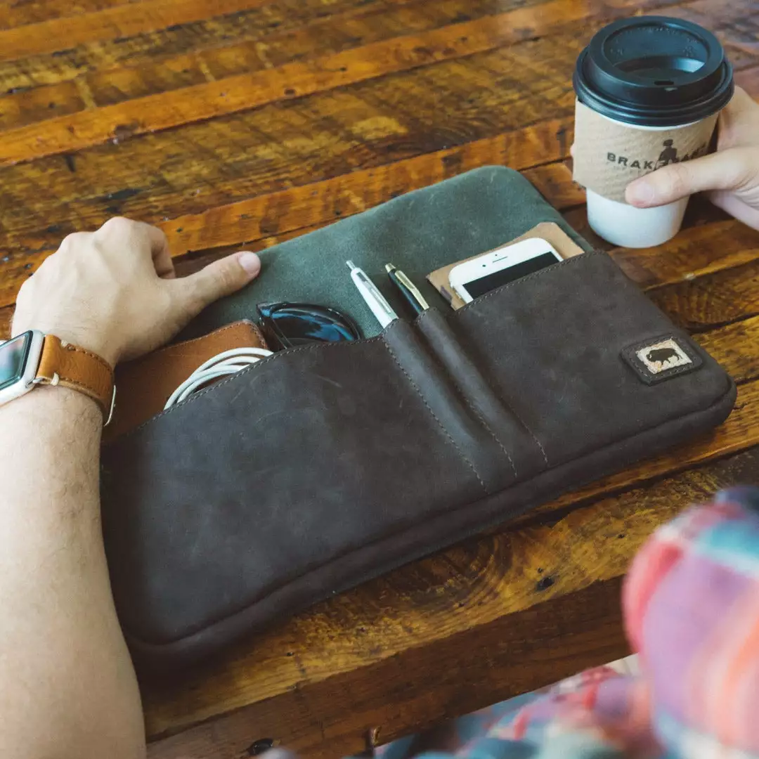 Buffalo Jackson Trading Co. Denver Waxed Canvas 15 Inch Laptop Case | Green W/ Dark Briar Leather 9 Buffalo Jackson Trading Co. Denver Waxed Canvas 15 Inch Laptop Case | Green W/ Dark Briar Leather