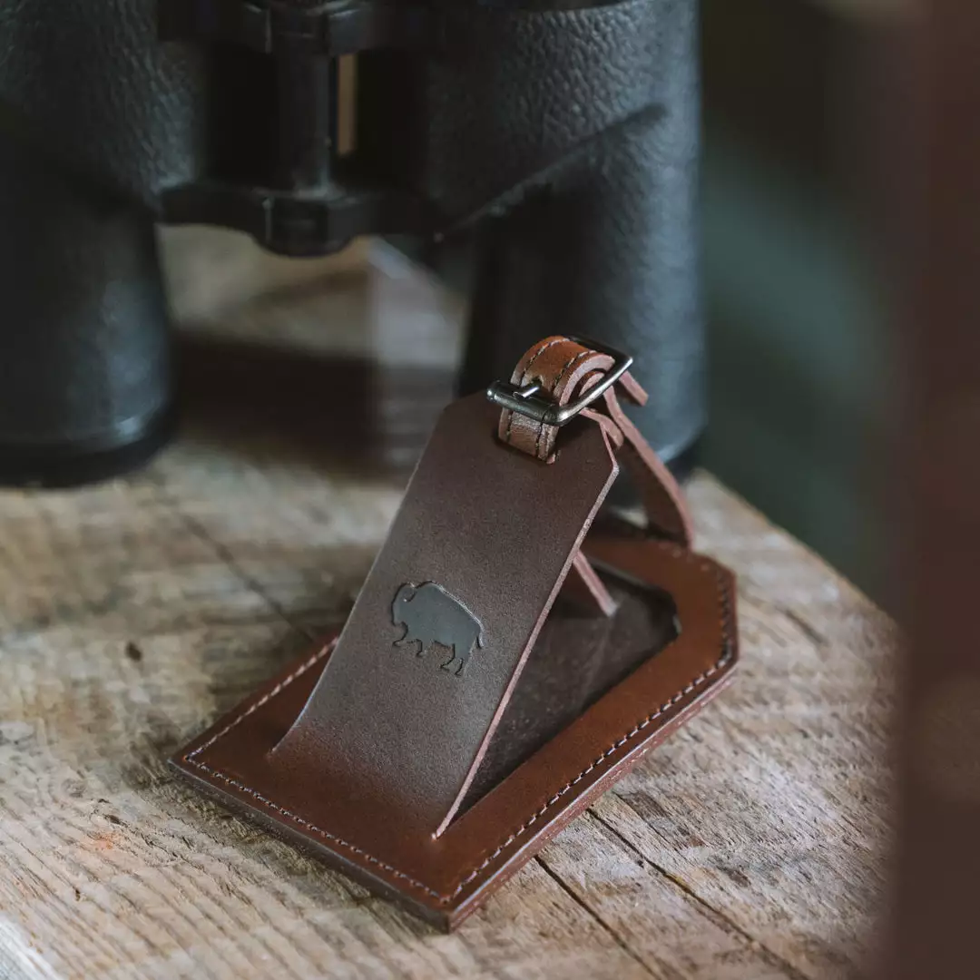 Buffalo Jackson Trading Co. Jefferson Leather Luggage Tag | Elderwood 6 Buffalo Jackson Trading Co. Jefferson Leather Luggage Tag | Elderwood