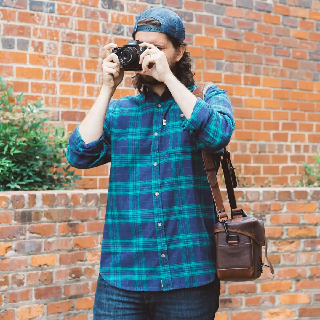 Buffalo Jackson Trading Co. Dakota Leather Camera Bag | Dark Hazelnut W/ Chestnut Brown 9 Buffalo Jackson Trading Co. Dakota Leather Camera Bag | Dark Hazelnut W/ Chestnut Brown