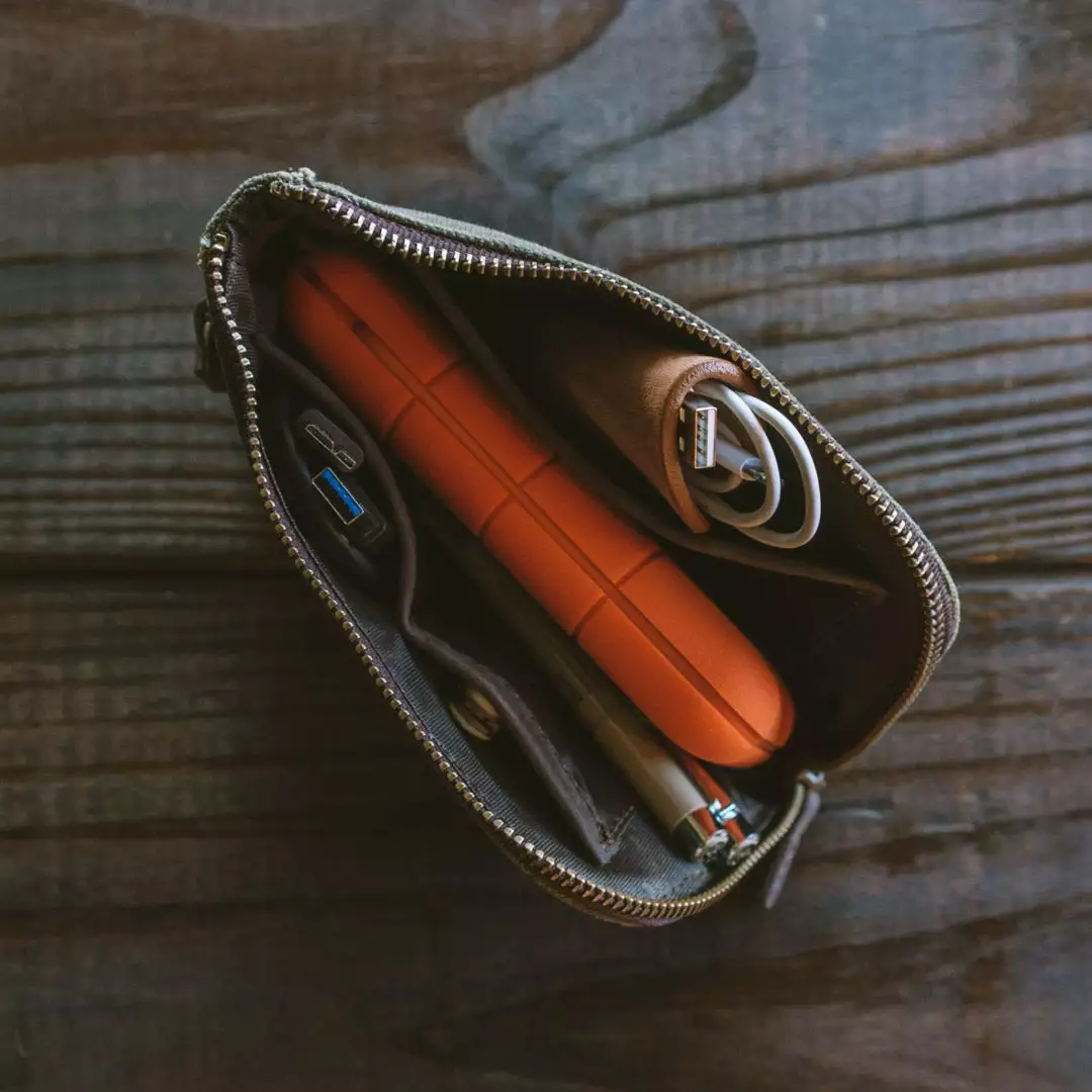 Buffalo Jackson Trading Co. Tech & Organization Denver Waxed Canvas Zipper Gear Pouch - Small | Green 5 Buffalo Jackson Trading Co. Tech & Organization Denver Waxed Canvas Zipper Gear Pouch - Small | Green