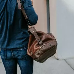 Buffalo Jackson Trading Co. Dakota Leather Weekend Bag | Chestnut Brown W/ Dark Hazelnut 18 Buffalo Jackson Trading Co. Dakota Leather Weekend Bag | Chestnut Brown W/ Dark Hazelnut