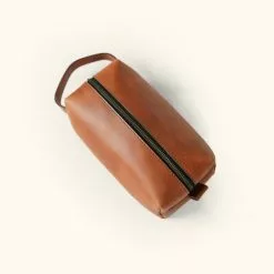 Buffalo Jackson Trading Co. Roosevelt Buffalo Leather Dopp Kit | Amber Brown Dopp Kits & Toiletry Kits