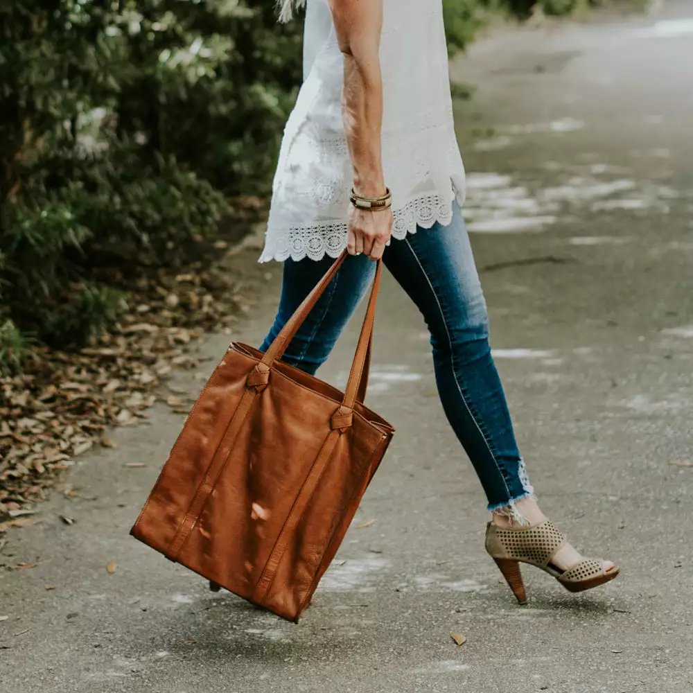 Buffalo Jackson Trading Co. Chelsea Leather Tote Bag | Honey Brown 15 Buffalo Jackson Trading Co. Chelsea Leather Tote Bag | Honey Brown