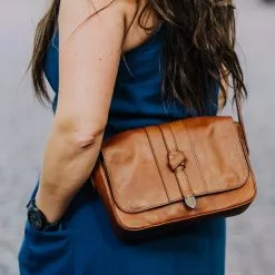 Buffalo Jackson Trading Co. Chelsea Leather Crossbody Purse | Honey Brown 28 Buffalo Jackson Trading Co. Chelsea Leather Crossbody Purse | Honey Brown