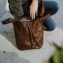 Buffalo Jackson Trading Co. Madison Leather Bucket Bag | Dark Hazelnut 19 Buffalo Jackson Trading Co. Madison Leather Bucket Bag | Dark Hazelnut